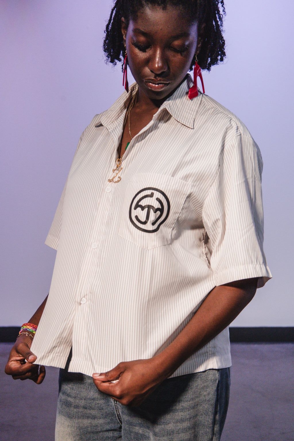 BRIGHTER DAYS AHEAD BUTTON UP (WHITE)