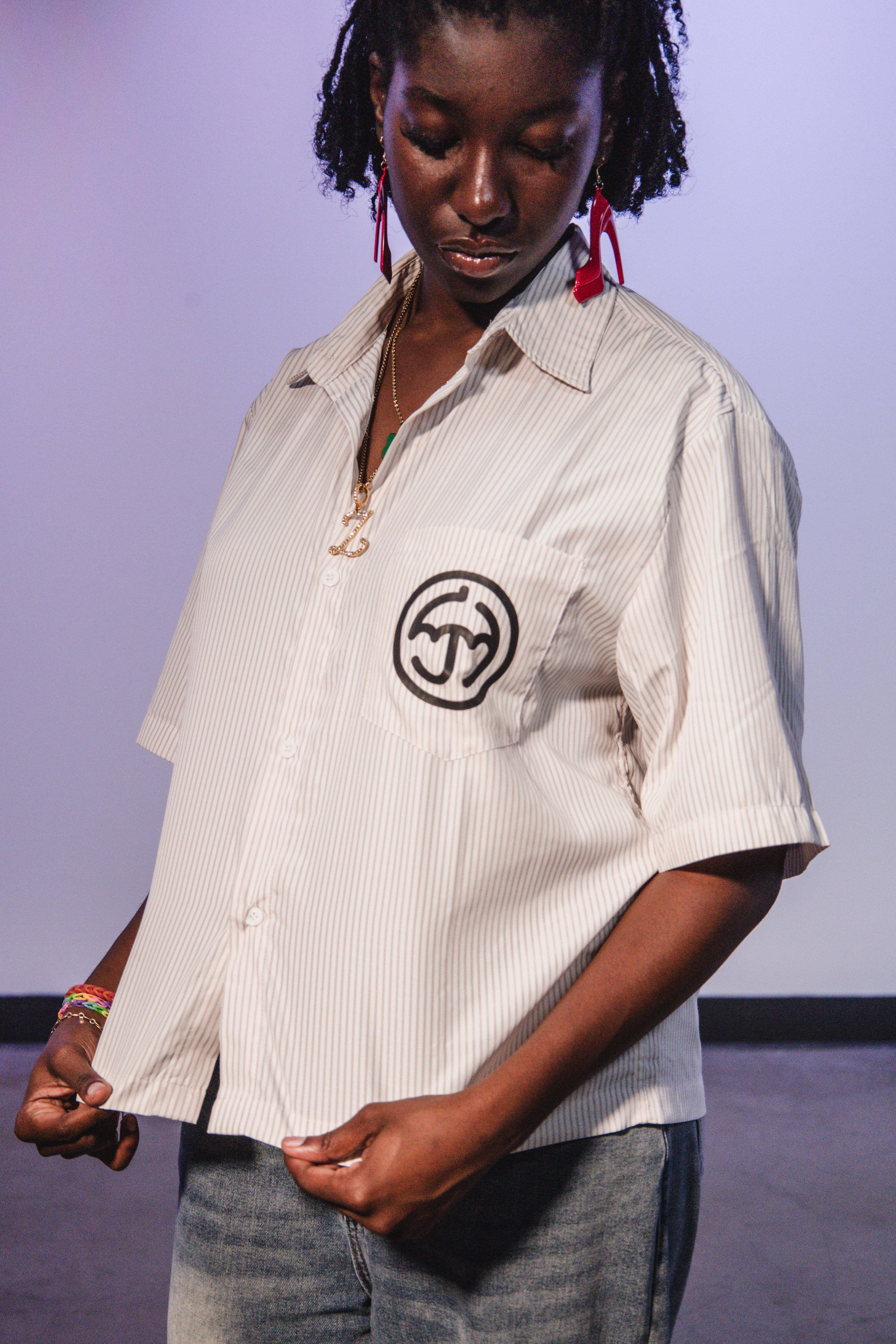 BRIGHTER DAYS AHEAD BUTTON UP (WHITE)